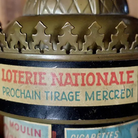Ancien distributeur à cigarettes