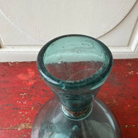 Ancien flacon mesure en verre soufflé