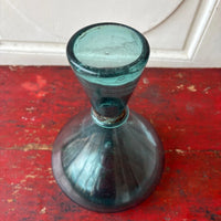Ancien flacon mesure en verre soufflé
