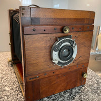 Appareil photo ancien en bois