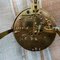 Pendule de commode datant d'environ 1850