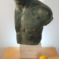 Sculpture en bronze d’asclépios