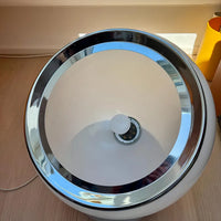 Lampe de table emblématique Big Clan conçue par Studio 6G pour Harvey Guzzini et produite par Meblo