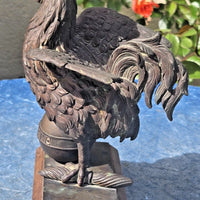 Statuette en bronze représentant un coq liberté