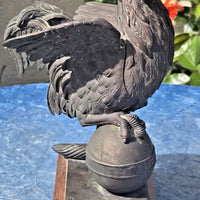Statuette en bronze représentant un coq liberté
