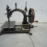 Ancienne machine a coudre manuelle