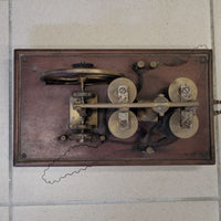 Machine à moteur électromagnétique ancien
