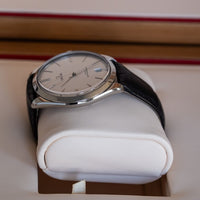 Élégante Omega De Ville Trésor II 40