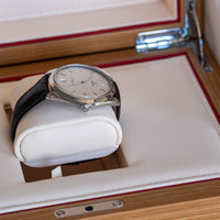 Élégante Omega De Ville Trésor II 40