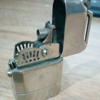 Briquet jerrican