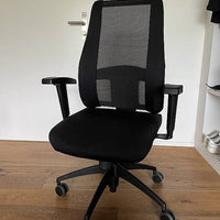 Chaise de bureau noire