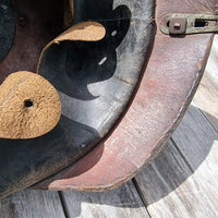 Casque à pointe modèle 1915 en cuir et métal gris