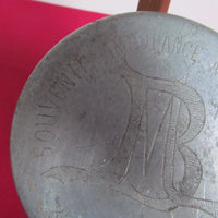 Gamelle gravee soldat francais infirmier art de tranchee ww1 yser poilu adrian