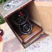 Machine à coudre ancienne et vintage wilcox & gibbs