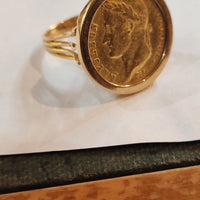 Bague ancienne en or jaune 18 carats avec un Napoléon
