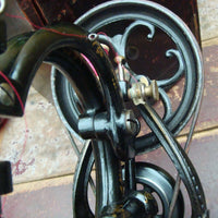 Machine à coudre ancienne et vintage wilcox & gibbs
