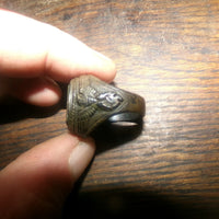 bague rare ww2 originale avec marquages sur les côtés originale