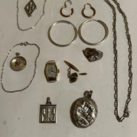 Lots de bijoux anciens en or 18 k et argent massif