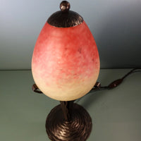 Lampe en fer forgé tulipe pâte de verre. Signé Schneider