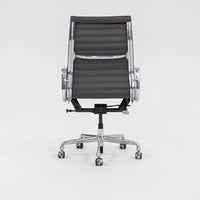 Chaise de bureau exécutive Herman Miller Eames Aluminum Group 2016 en gris