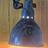 LAMPE GRAS / Belle lampe ancienne d'atelier en tôle signé GRAS /Tout d'origine