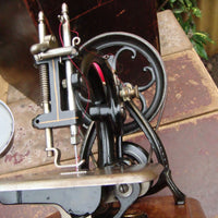 Machine à coudre ancienne et vintage wilcox & gibbs