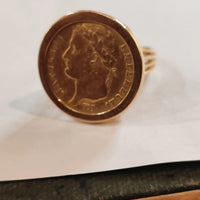Bague ancienne en or jaune 18 carats avec un Napoléon