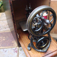 Machine à coudre ancienne et vintage wilcox & gibbs