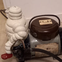 Ancien gonfleur Michelin BIBENDUM