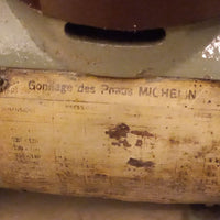 Ancien gonfleur Michelin BIBENDUM