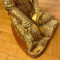 Statue de Bouddha thaïlandaise en position de méditation Dhyana Mudra