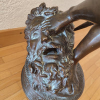 Statue en bronze du XIXe siècle représentant David vainqueur de Goliath,