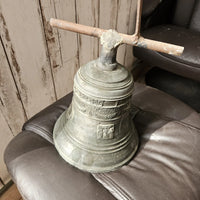 Ancienne cloche en bronze