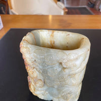 Pot à pinceaux en jade finement travaillé