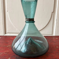 Ancien flacon mesure en verre soufflé