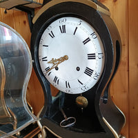 Horloge murale ancienne aux finitions noires et dorées