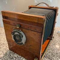 Appareil photo ancien en bois