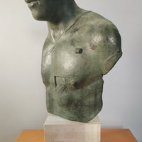 Sculpture en bronze d’asclépios