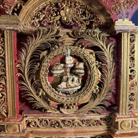 Reliquaire du XVIIIe siècle façon retable aux 21  reliques