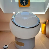 Lampe de table emblématique Big Clan  conçue par Studio 6G pour Harvey Guzzini et produite par Meblo