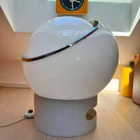 Lampe de table emblématique Big Clan  conçue par Studio 6G pour Harvey Guzzini et produite par Meblo