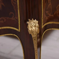 Commode antique en bois marqueté