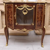 Commode antique en bois marqueté