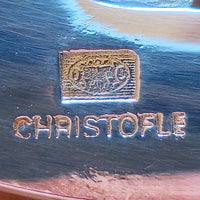 Service de couverts Christofle en métal argenté, composé de 81 pièces.