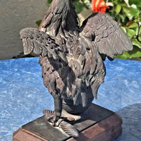 Statuette en bronze représentant un coq liberté