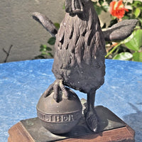 Statuette en bronze représentant un coq liberté