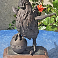 Statuette en bronze représentant un coq liberté
