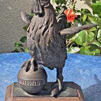 Statuette en bronze représentant un coq liberté