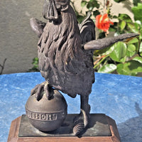 Statuette en bronze représentant un coq liberté