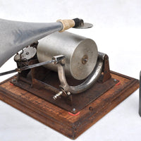 Phonographe à cylindres avec son mécanisme fonctionnel